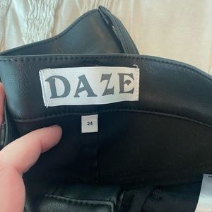 VIBRANT DAZE WOOLEN PANTS
